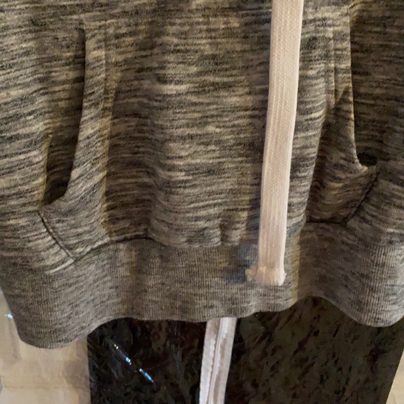 Grey sweatshirt with Hoodie - Picture 2 of 5